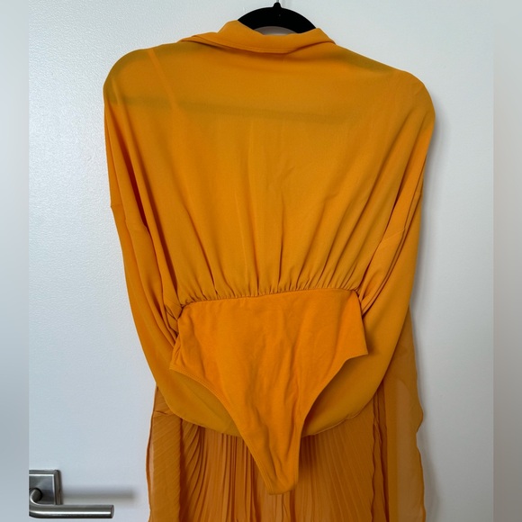 Aritzia Wilfred Daphnee Ballet Midi Dress in Yellow - Picture 5 of 9
